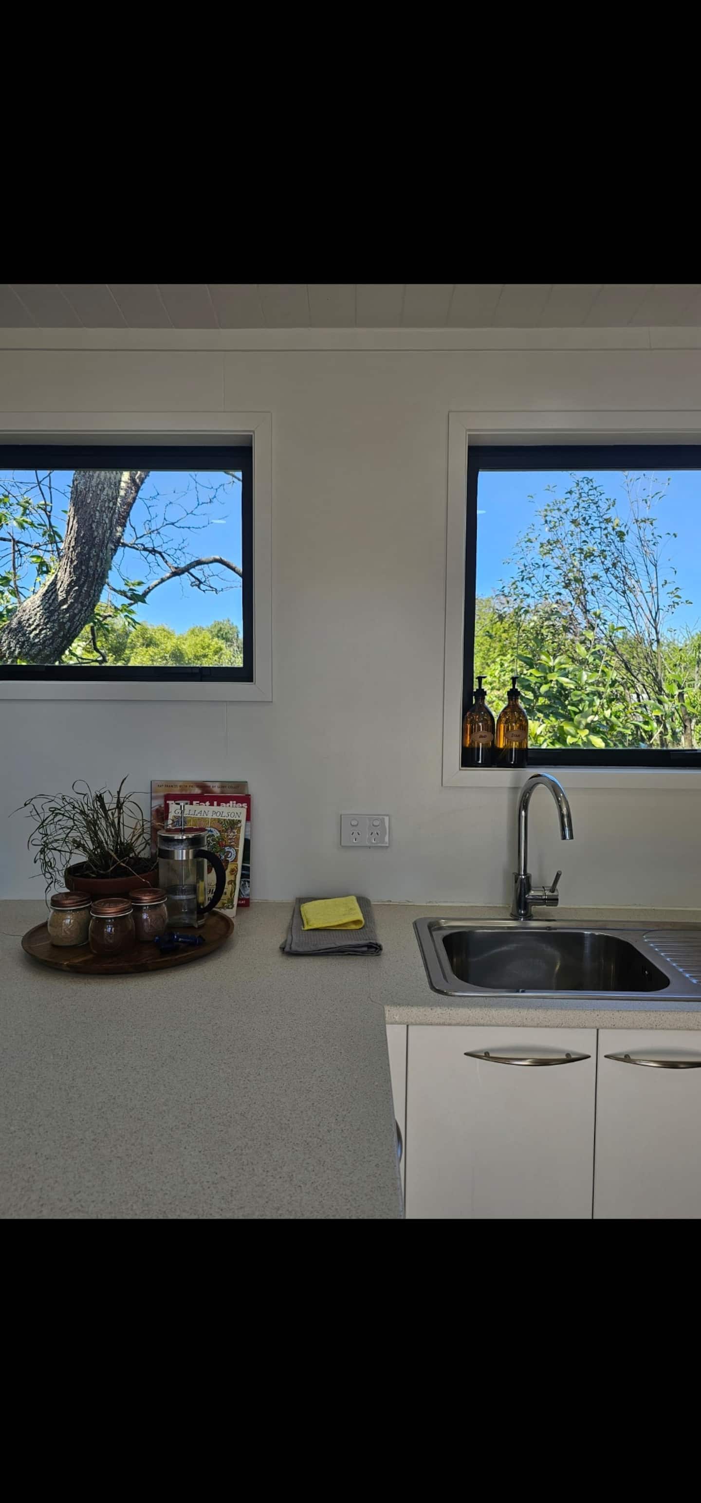 Karamu- Spacious, Quiet, And Close To Amenities 5