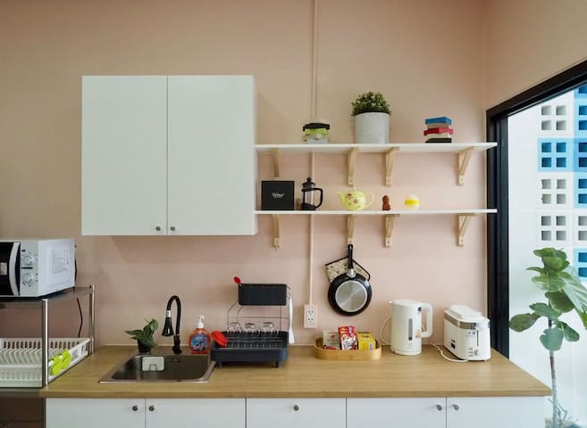 Lively & Peaceful Home in Song Wat/Chinatown gallery image 2