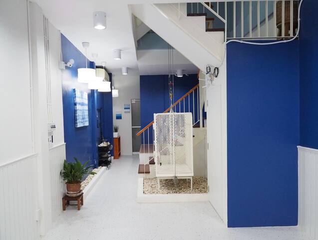 Lively & Peaceful Home in Song Wat/Chinatown gallery image 5