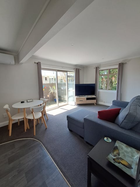 Popular Airbnb listing: Birdsong on Kowhai in Whakatane District