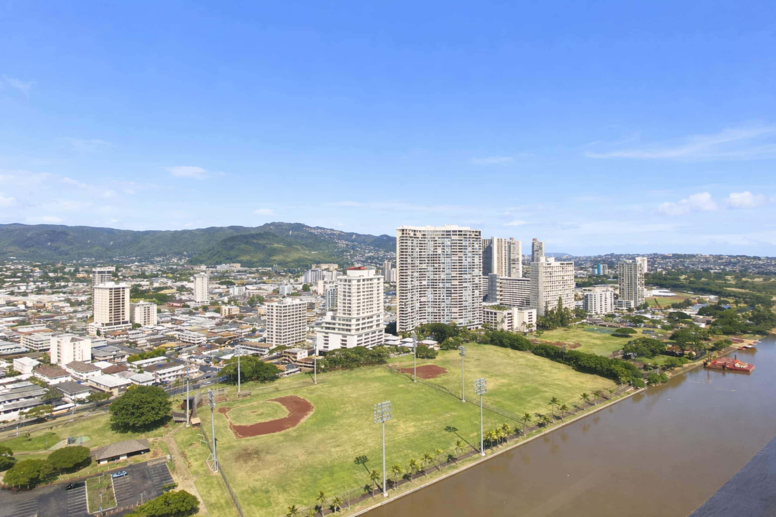 High Above Waikiki: Serenity Studio Escape - Photo 15