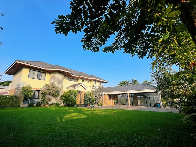 Bangkok Manor，素坤逸路71巷 5卧5卫泳池花园别墅 订满三天以上送接机