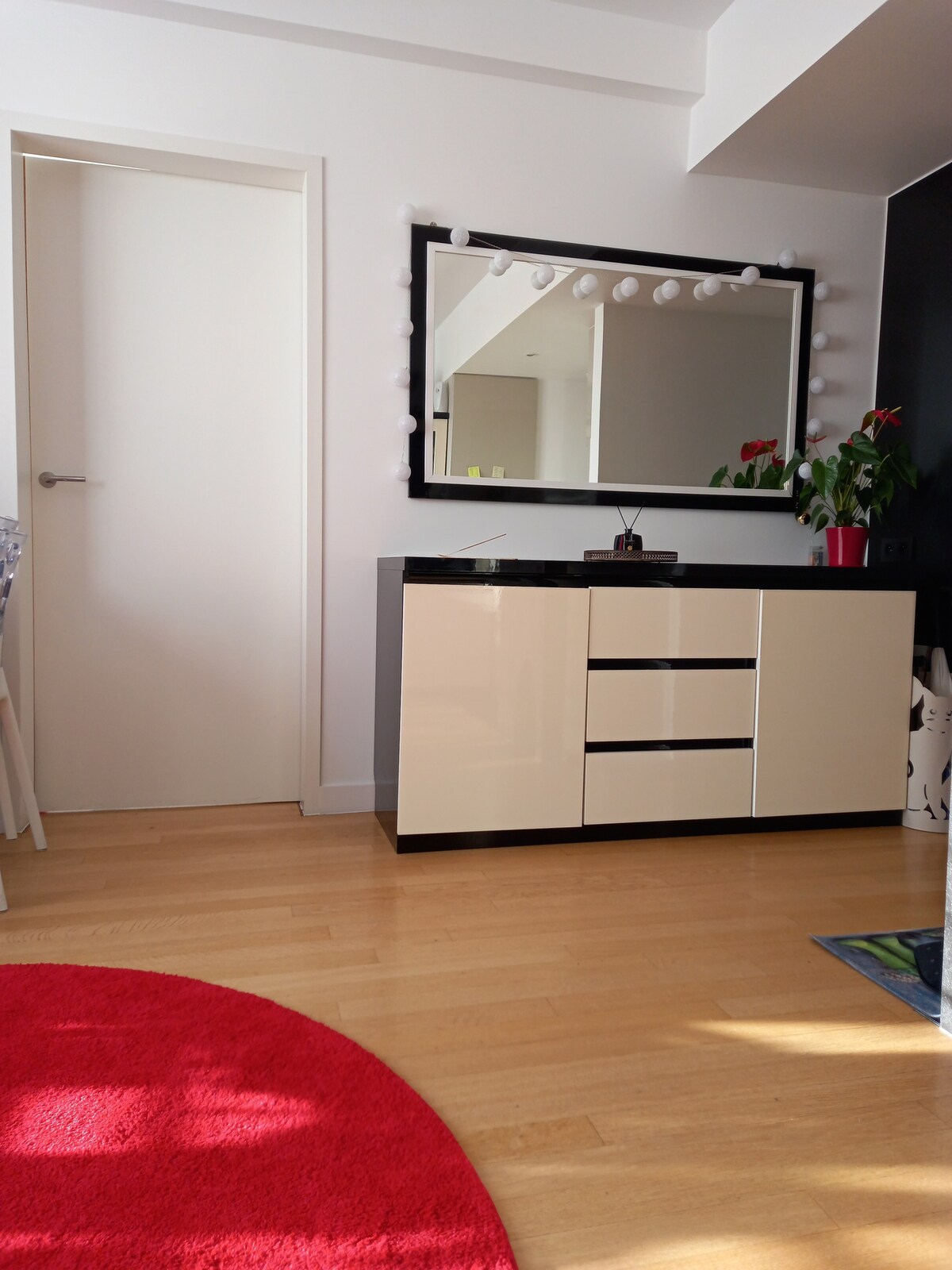 Top Airbnb: Sunset Glow Loft in Schaerbeek Schaarbeek