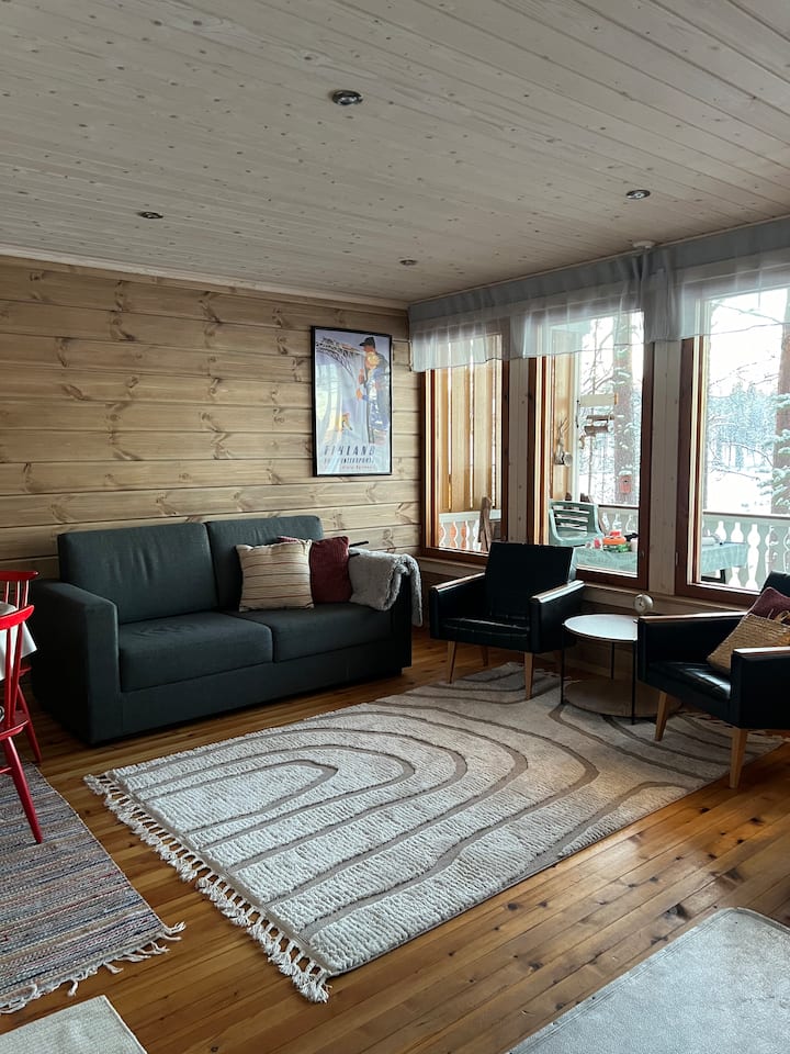 Traditional Lakeside Cottage - Rovaniemi