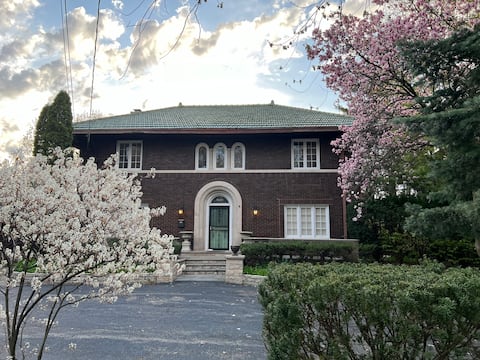 Green Magnolia House