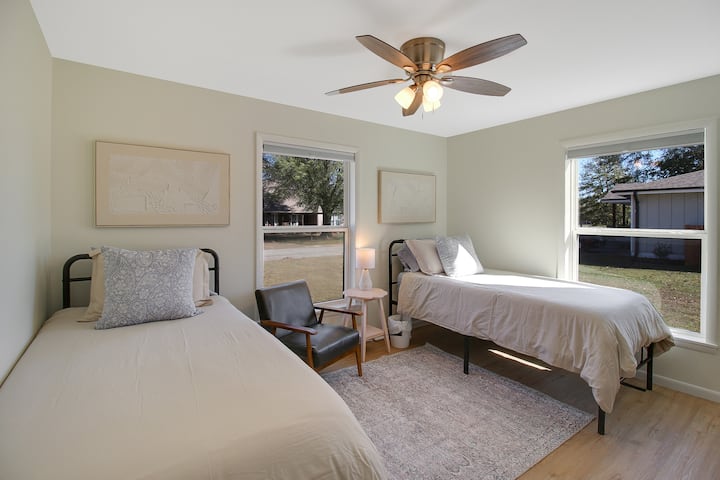 ಇವು ಅವಳಿ XL ಹಾಸಿಗೆಗಳಾಗಿವೆ.