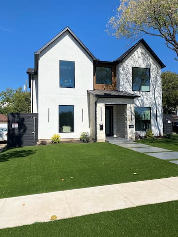 Ultra High-End Luxury Villa! Great Dallas Location