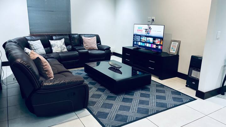Luxury 4br : 4 En-suites, Free Parking & Fast Wifi - Port Elizabeth