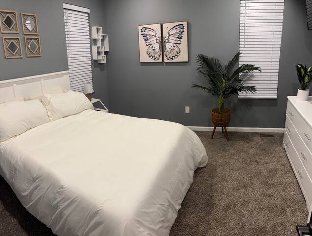 Miss Eileen’s House! Luxury 3BDR Home in Columbus! gallery image 4