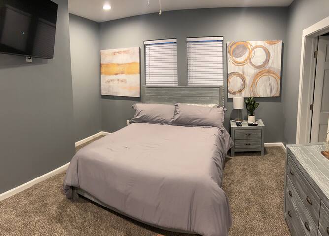 Miss Eileen’s House! Luxury 3BDR Home in Columbus! gallery image 5