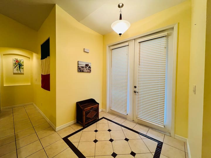 Pool, Beach, Yacht Club, Island & Much More! - Sanibel Island, FL