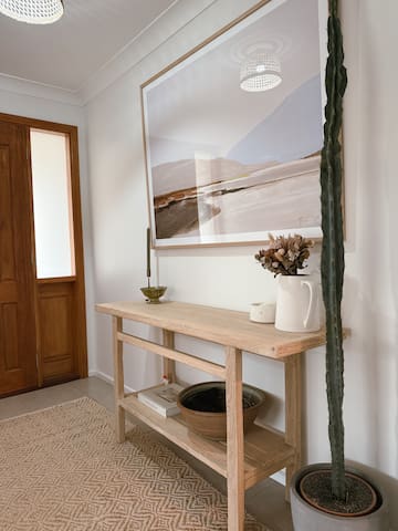 Lonny Coastal Escape