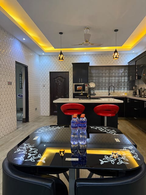 Elegant Apartment,East Legon Hills : Unltd WiFi A4