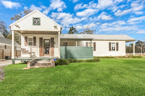 Historic Shotgun House *Walk To Town* Biking*
