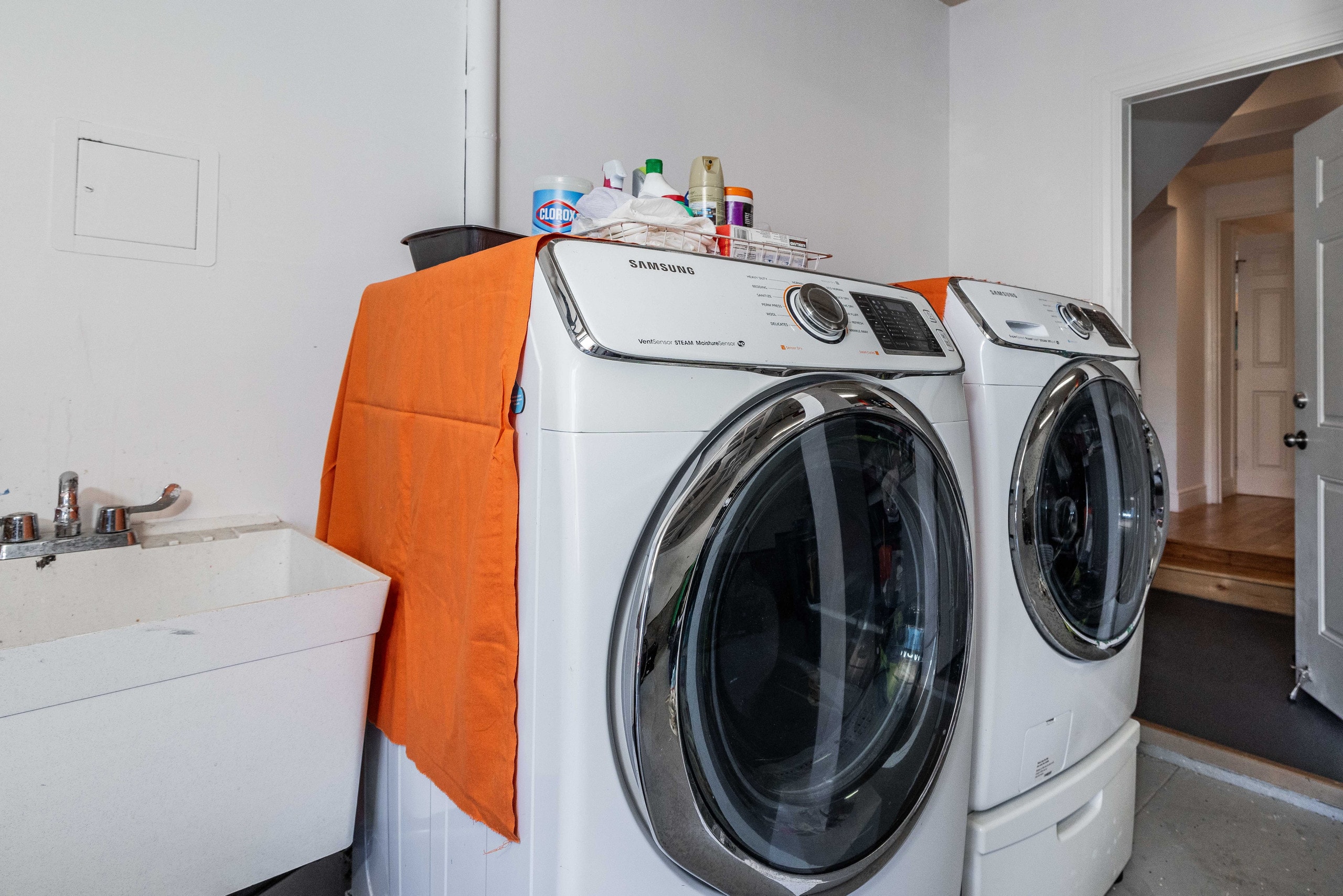 Home in San Francisco · ★4.7 · 1 bedroom · 1 bed · Private half-bath - Image 20
