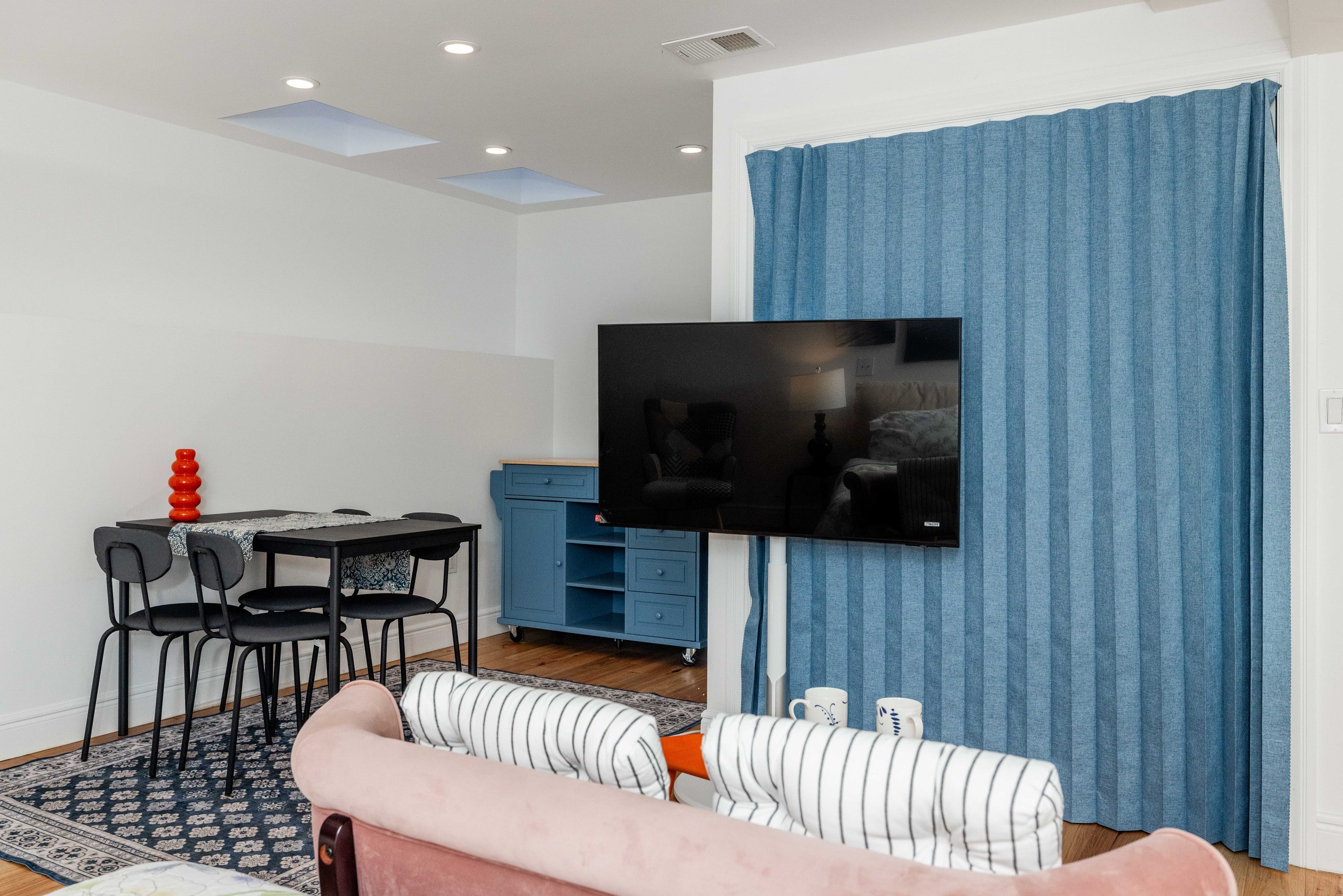 Home in San Francisco · ★4.7 · 1 bedroom · 1 bed · Private half-bath - Image 5