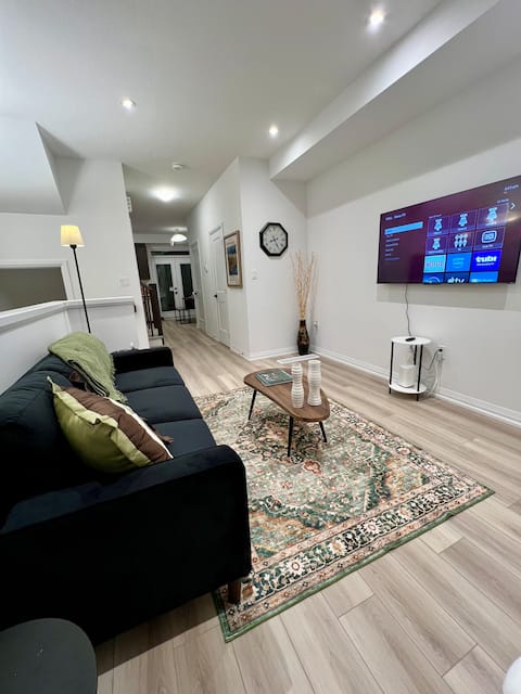 New Family Townhome with Playroom