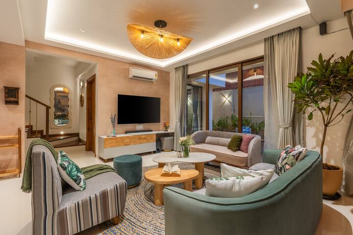 Living room image 6