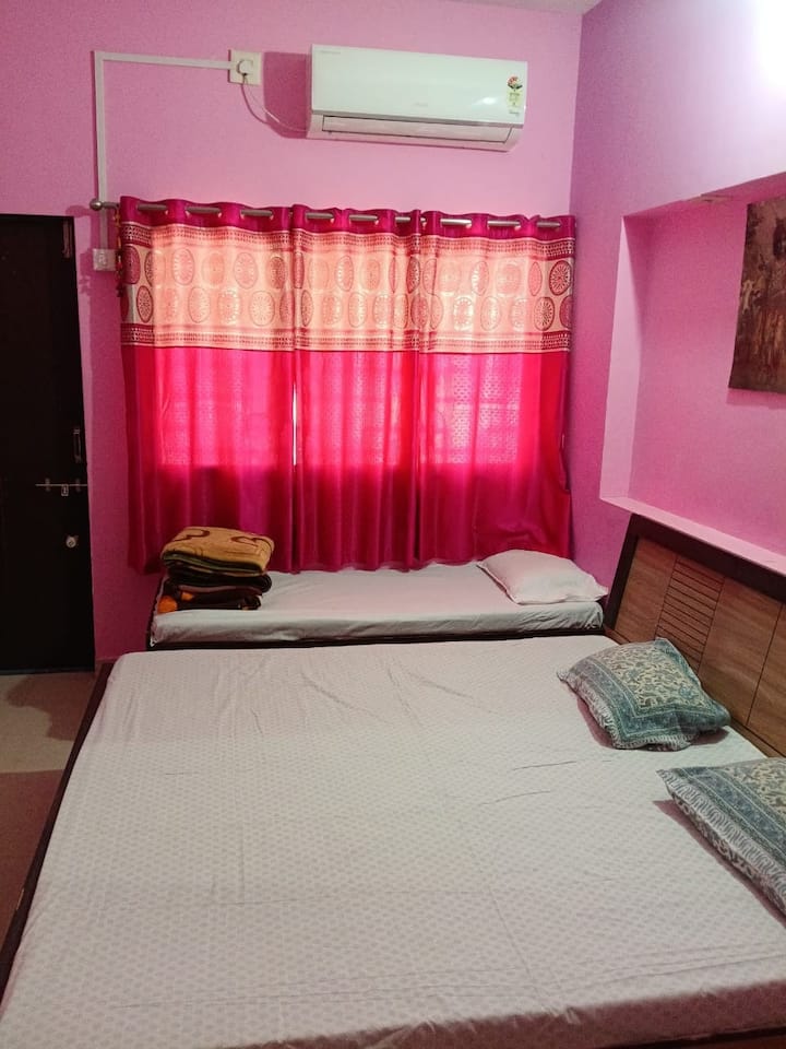 Dwarka Home Stay 
(Only Family) - Dwarka