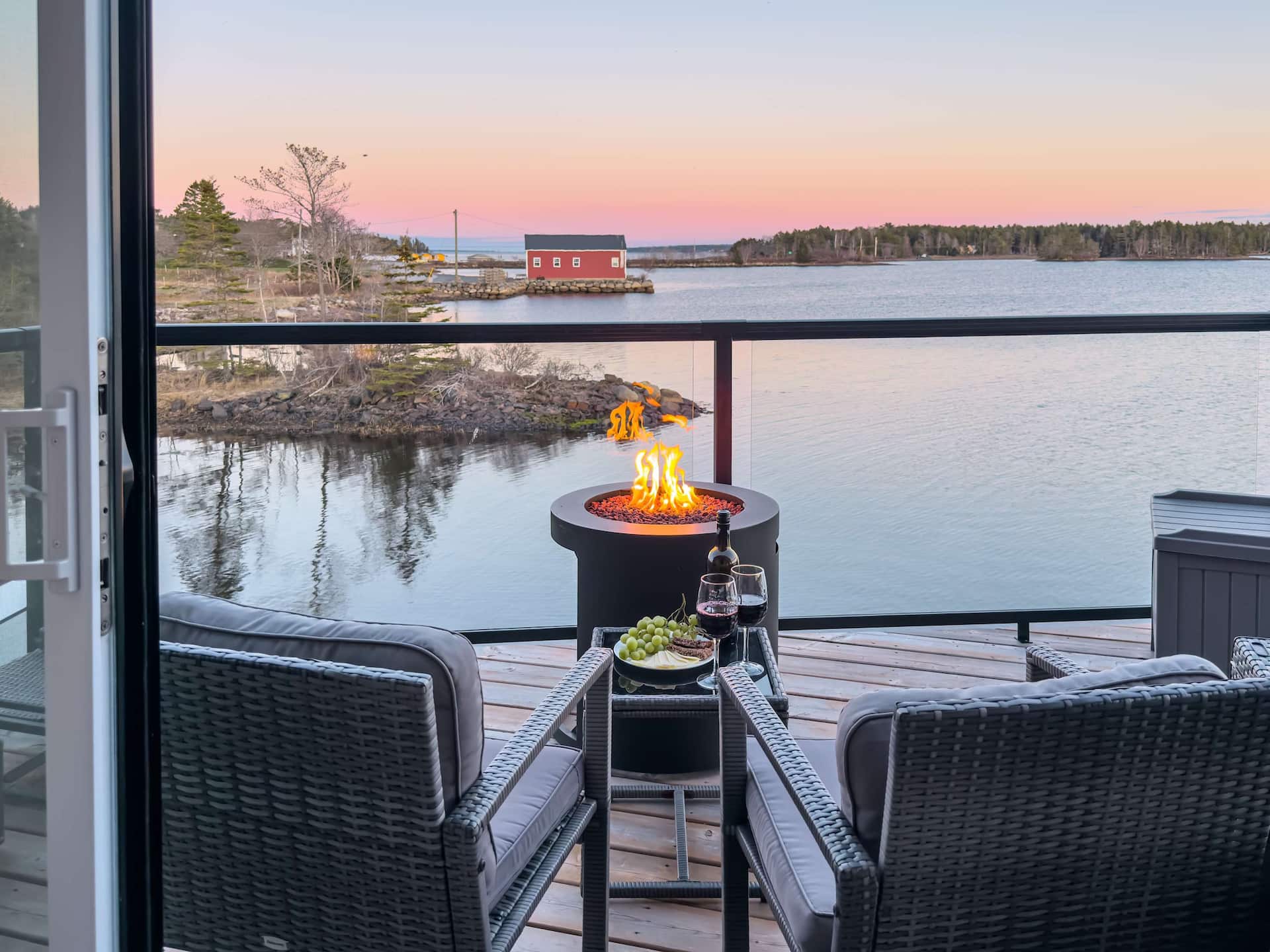 Stunning ocean views! A little piece of paradise!