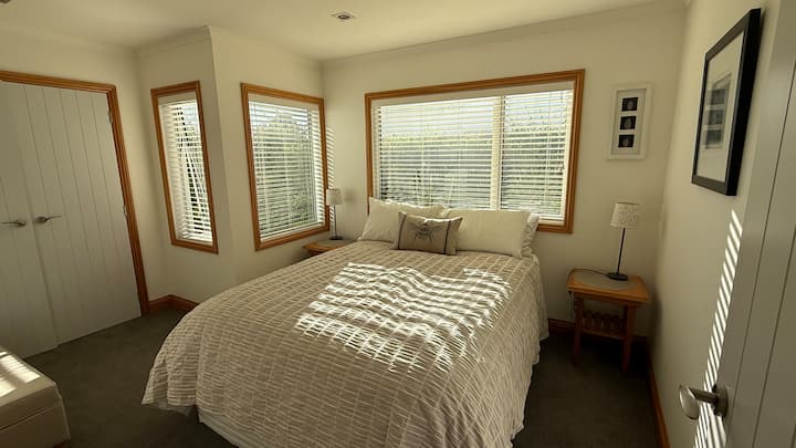 Bračni krevet (širok 150 - 179 cm)