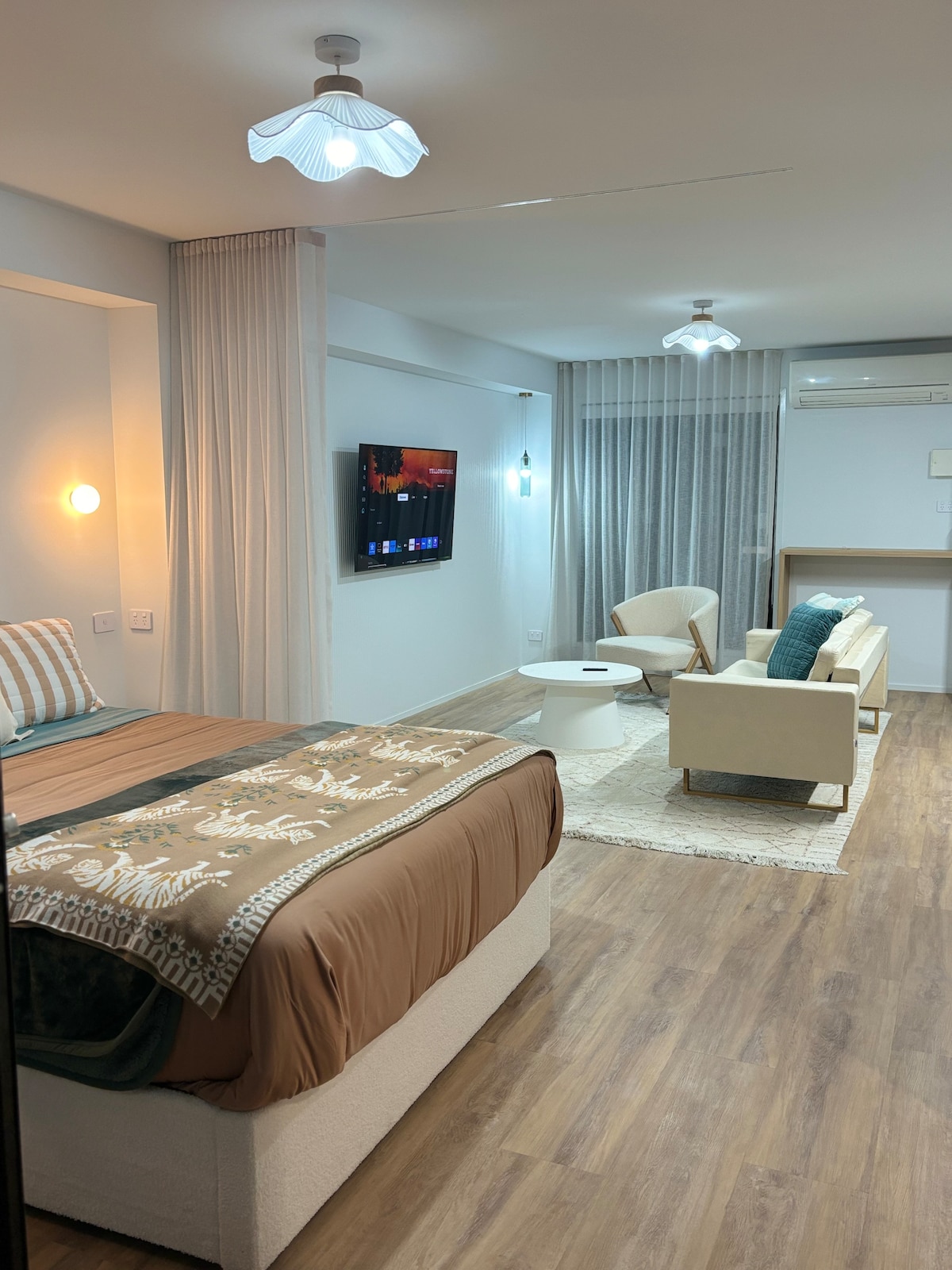 Top Airbnb: Windsor Studio Apartment Warrnambool in Warrnambool