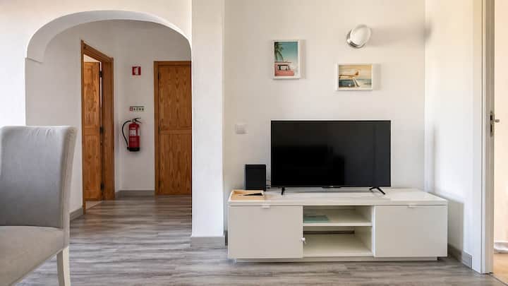 Smart TV com Google TV, acesso a Netflix, YouTube e outras apps.
Wi-Fi de fibra rápida e estável para streaming sem interrupções.
Mais de 150 canais disponíveis através da MEO.