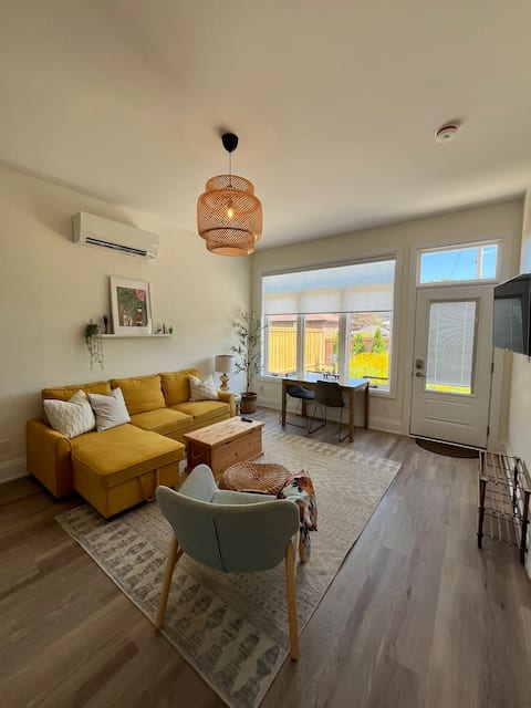 Successful Airbnb property: Wildflower by The Bay in Pickering