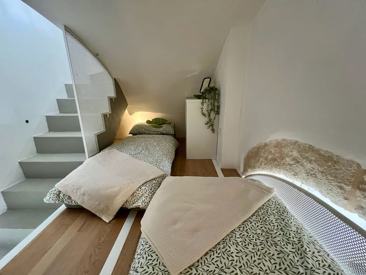 2 Einzelbetten im Zwischengeschoss