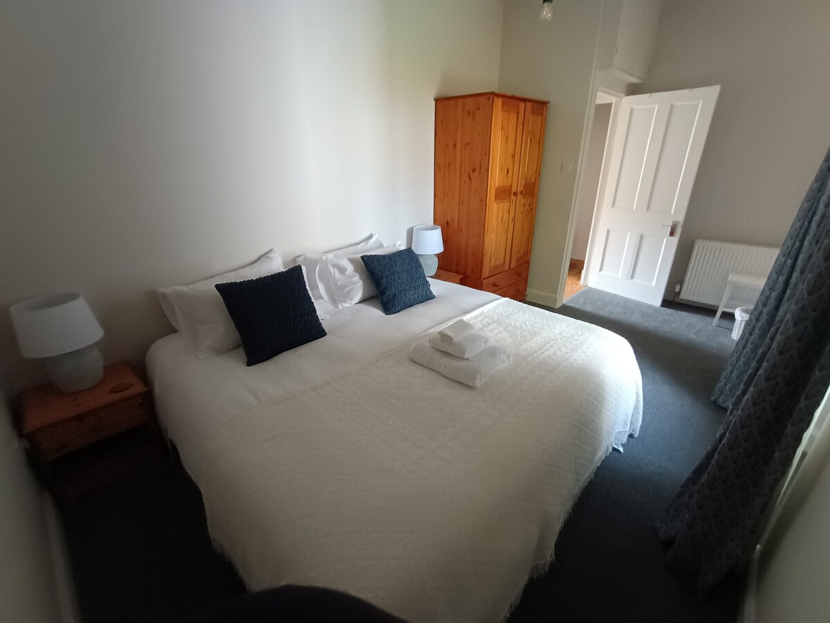 Კონფიგურირებულია, როგორც დიდი საწოლი