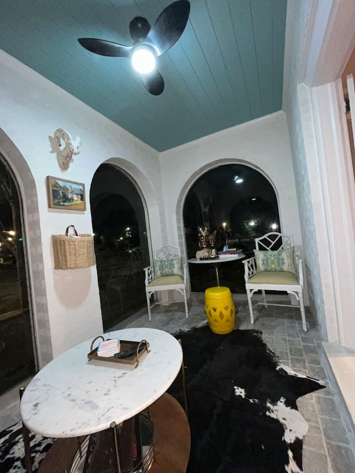 The Blue Moon Airbnb - Tupelo, MS