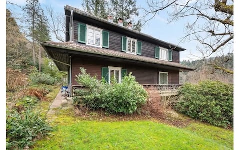 Villa With garden & Play room