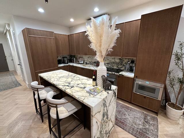 Thumping Heart of SoHo gallery image 2