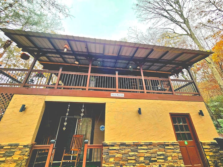 Chasing Waterfalls Log Cabin (Ucstr License 8814) - Blairsville, GA