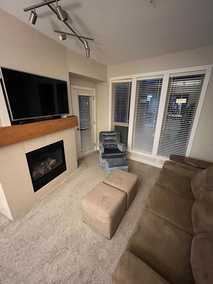 1br Lakeside Escape • Lake/pool • Prime Location - Vernon, Canadá