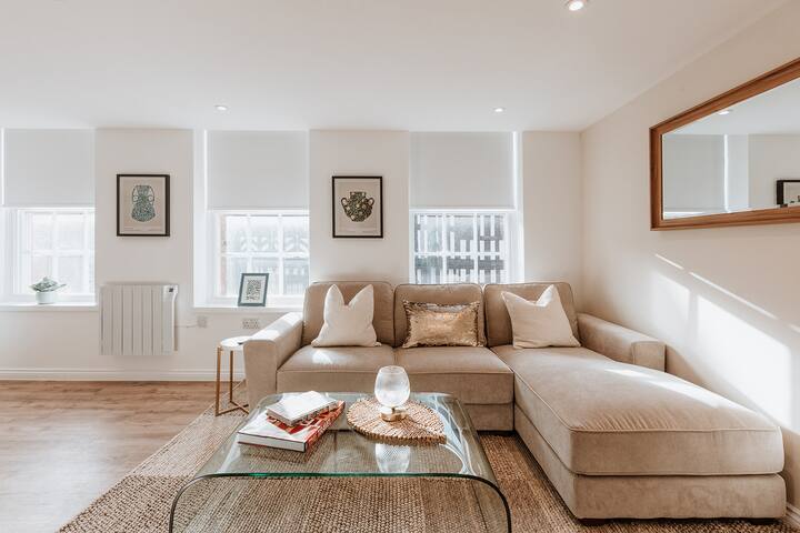 Stylish Apartment | Walk To Restaurants & Bars - Shrewsbury