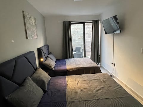 Private House ·Pool/Gym· 15 min Inland Port