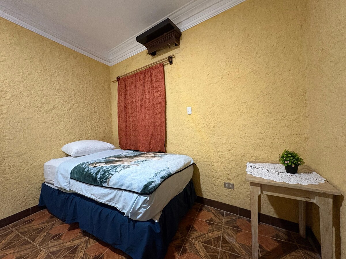 2张皇家矫形床。 