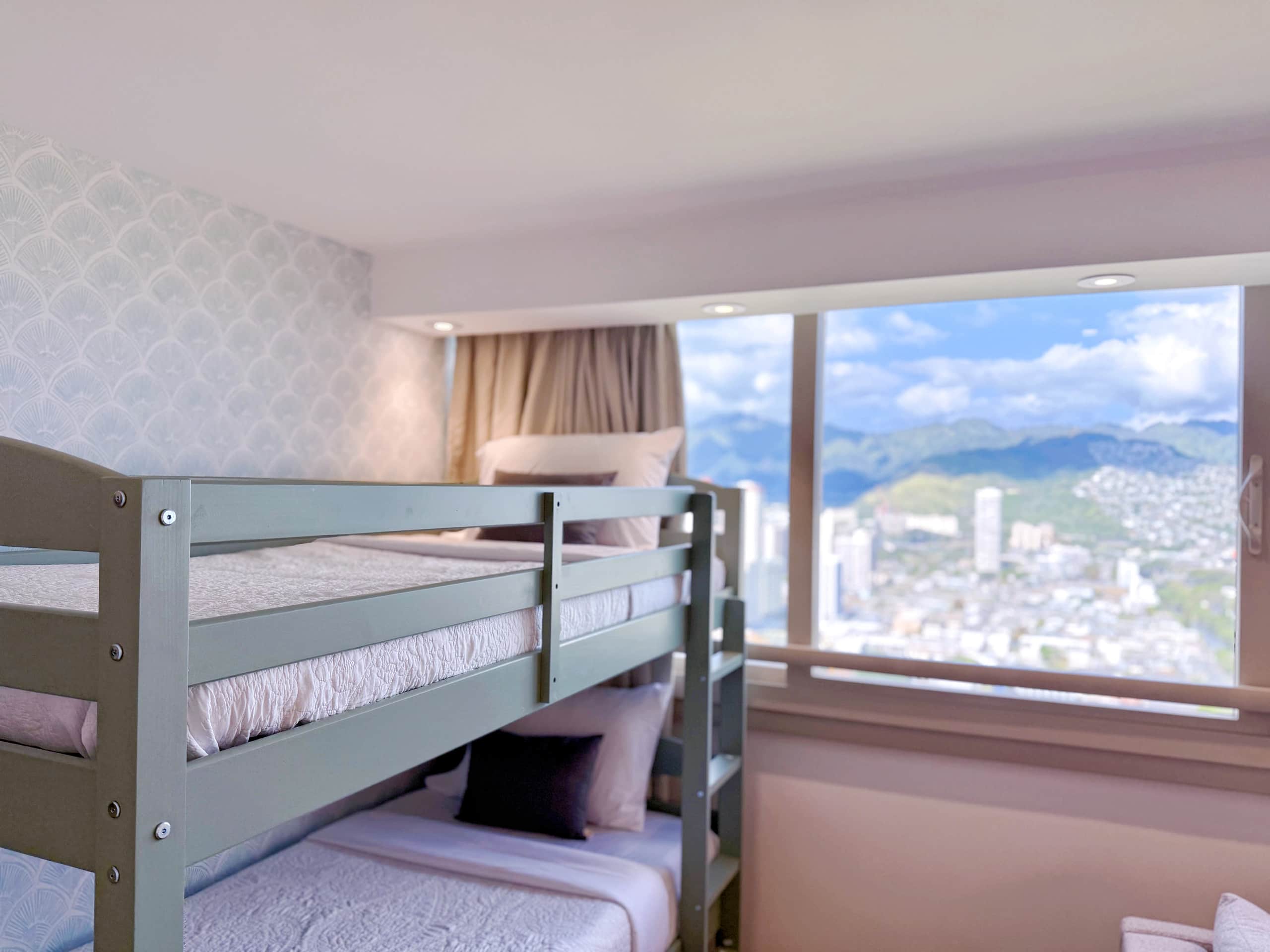 42FL-Modern Waikiki 1BR-Condo w/Breathtaking Views - Image 10