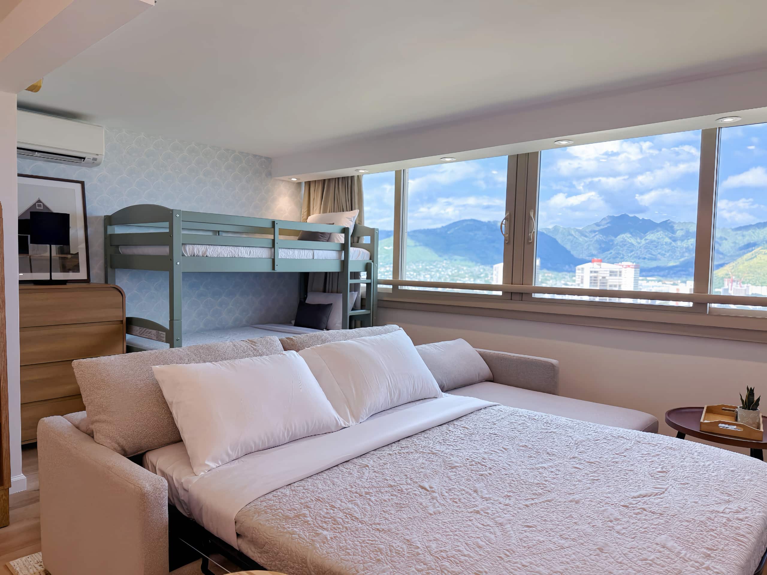 42FL-Modern Waikiki 1BR-Condo w/Breathtaking Views - Image 14