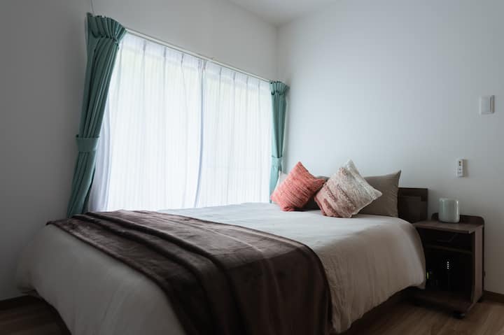 ☆　枕とクッション付き　　☆ Oreiller et coussin inclus
