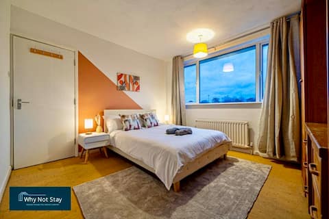 Cosy 6 bed home, Reading