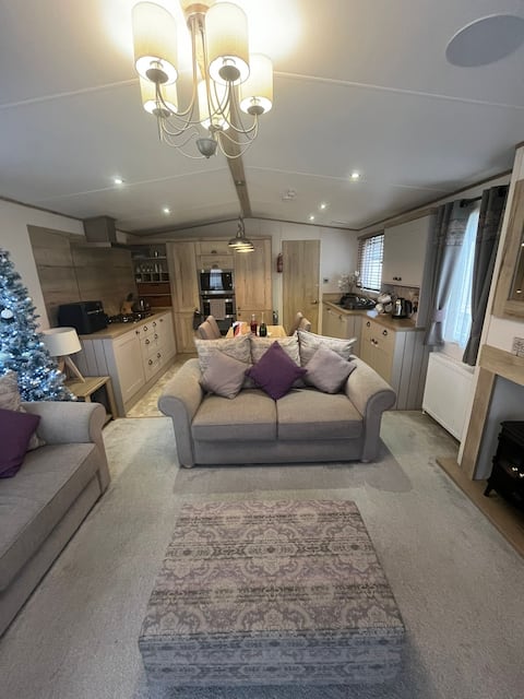 Successful Airbnb property: Static Home Hoburne Cotswolds in Cotswold
