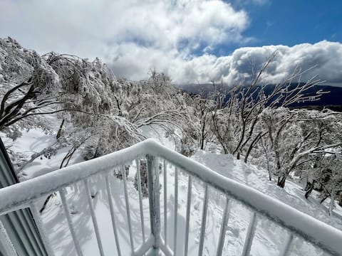Spacious Mt Buller Chalet • Sleeps 12