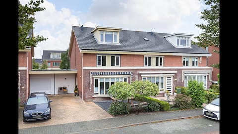 Beautiful home! Close to Amsterdam & Zandvoort.