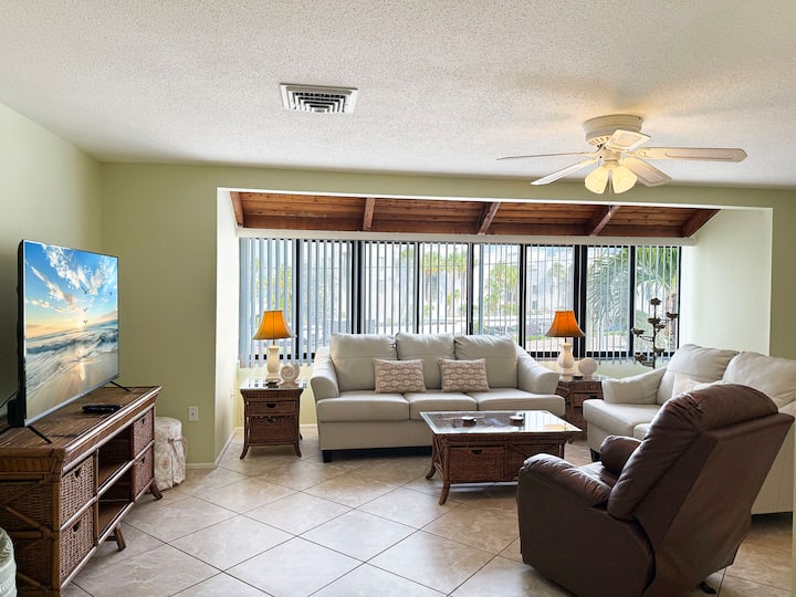 Bayside 2br Condo At Tamarind - Private Sun Deck - Englewood, FL