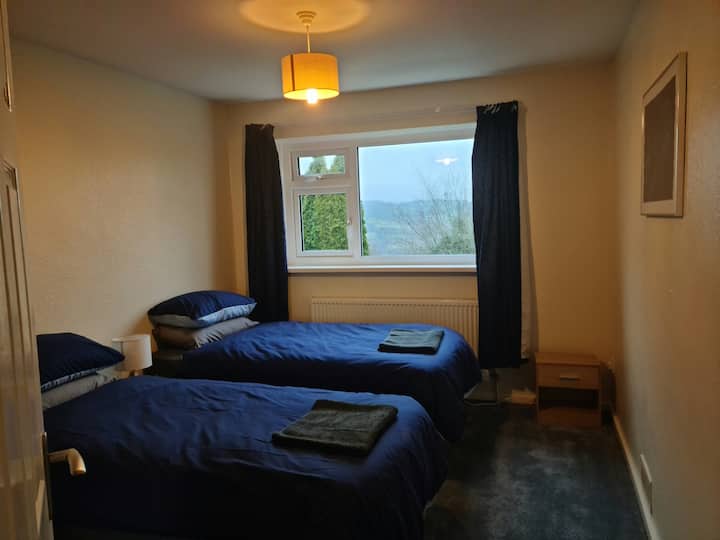 Стая с 2 единични легла