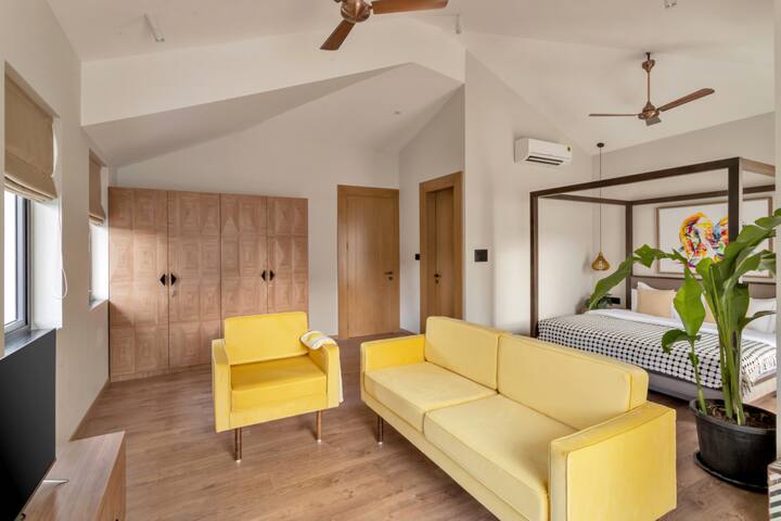 Rooms: Bedroom