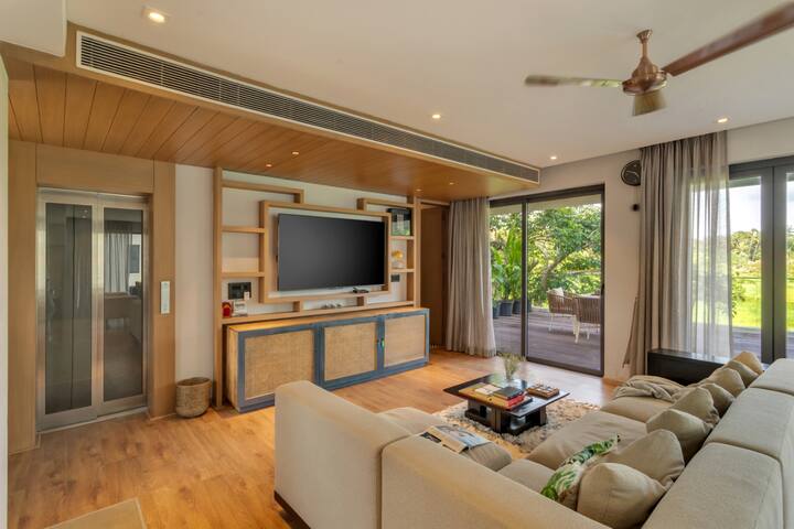 Rooms: Living room