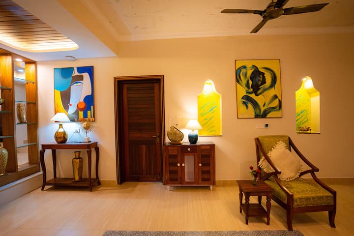 Living room image 6